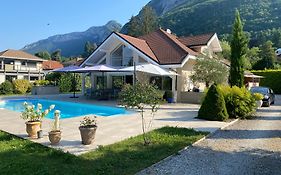 Studio Independant 3 Etoiles Dans Villa Au Bord Du Lac Annecy
